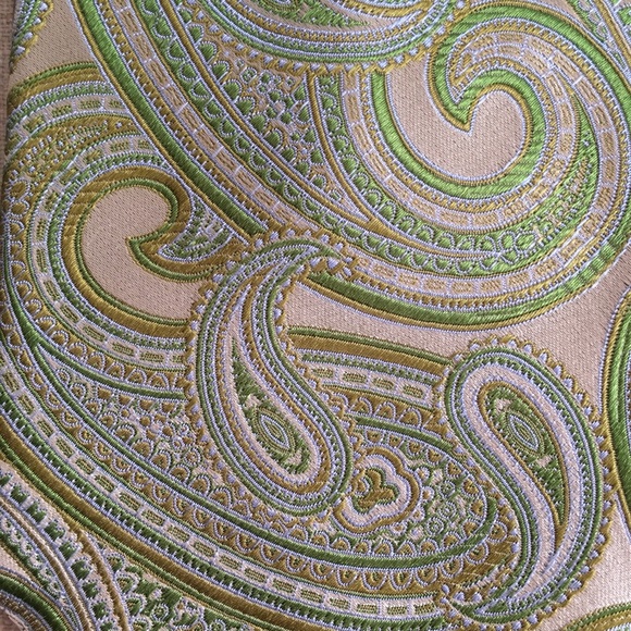 Countess Mara Paisley Pattern Silk Tie - Picture 2 of 6